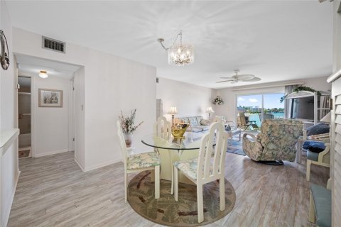 Купить кондоминиум в Трежер-Айленд, Флорида 8 комнат, 98.01м2, № 2217197 - фото 4