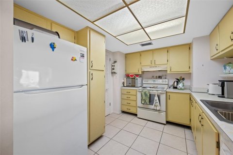 Купить кондоминиум в Трежер-Айленд, Флорида 8 комнат, 98.01м2, № 2217197 - фото 10