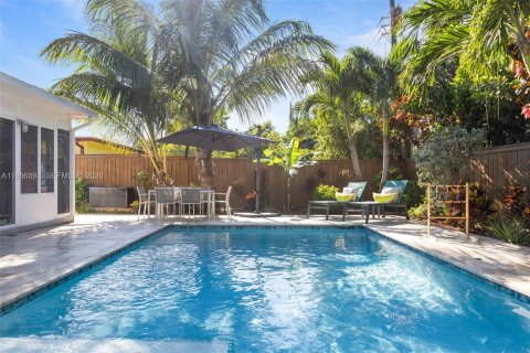 House in Fort Lauderdale, Florida 2 bedrooms, 100.33 sq.m. № 2058521 - photo 3