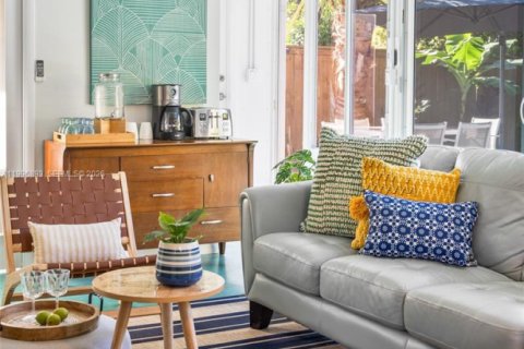 House in Fort Lauderdale, Florida 2 bedrooms, 100.33 sq.m. № 2058521 - photo 19