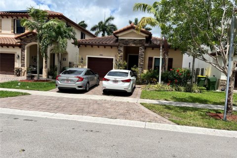 House in Homestead, Florida 4 bedrooms, 152.17 sq.m. № 2007916 - photo 2