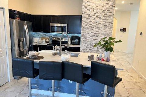 House in Homestead, Florida 4 bedrooms, 152.17 sq.m. № 2007916 - photo 6