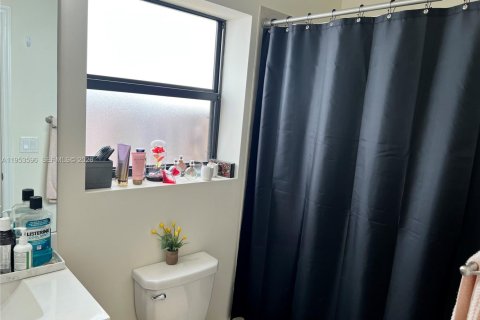 House in Homestead, Florida 4 bedrooms, 152.17 sq.m. № 2007916 - photo 14