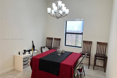 House in Homestead, Florida 4 bedrooms, 152.17 sq.m. № 2007916 - photo 5
