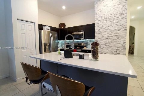 House in Homestead, Florida 4 bedrooms, 152.17 sq.m. № 2007916 - photo 7