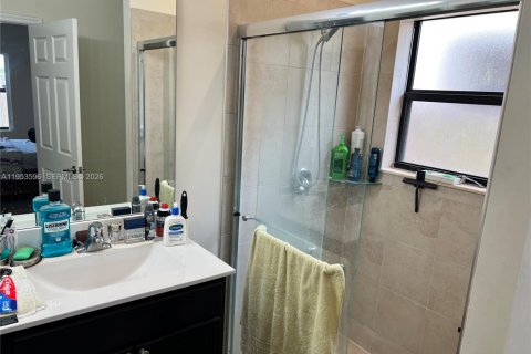 House in Homestead, Florida 4 bedrooms, 152.17 sq.m. № 2007916 - photo 11