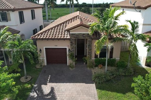 House in Homestead, Florida 4 bedrooms, 152.17 sq.m. № 2007916