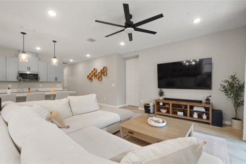House in Orlando, Florida 3 bedrooms, 159.61 sq.m. № 1819095 - photo 14