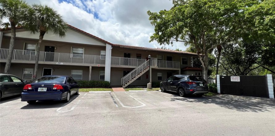Condo à Coral Springs, Floride, 2 chambres  № 2401827