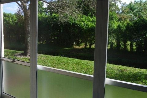 Copropriété à louer à Coral Springs, Floride: 2 chambres, 74.79 m2 № 2401827 - photo 14