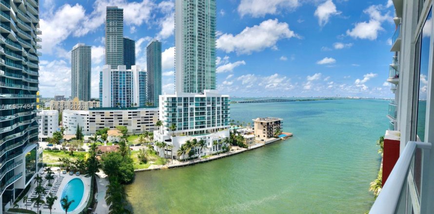 Condo à Miami, Floride, 2 chambres  № 2011439