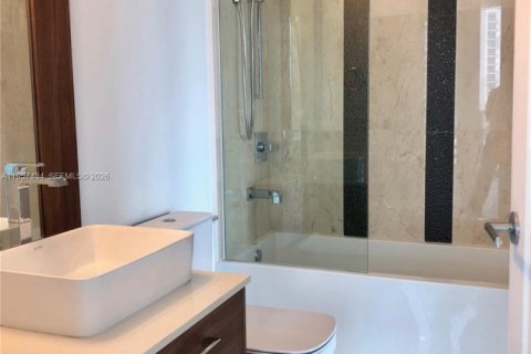 Copropriété à vendre à Miami, Floride: 2 chambres, 109.35 m2 № 2011439 - photo 8