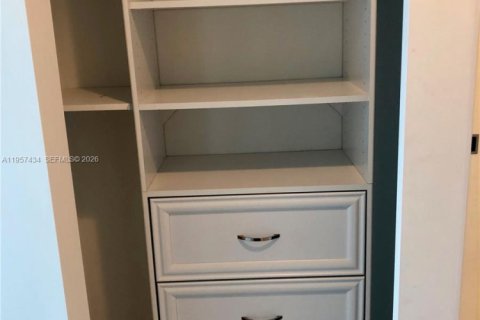 Copropriété à vendre à Miami, Floride: 2 chambres, 109.35 m2 № 2011439 - photo 10