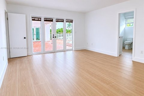 Casa en alquiler en Coral Gables, Florida, 4 dormitorios, 271.74 m2 № 2079150 - foto 11