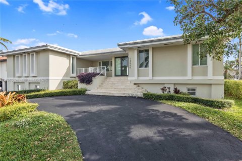 Villa ou maison à Coral Gables, Floride 4 chambres, 271.74 m2 № 2079150