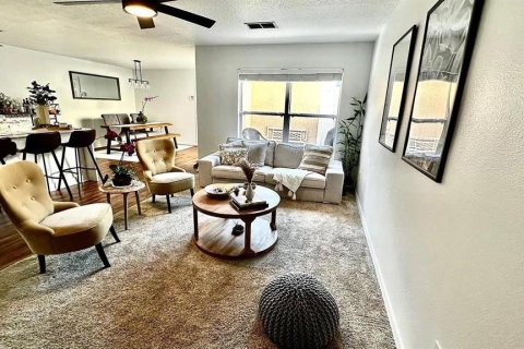 Townhouse in Orlando, Florida 2 bedrooms, 167.6 sq.m. № 2092127 - photo 7