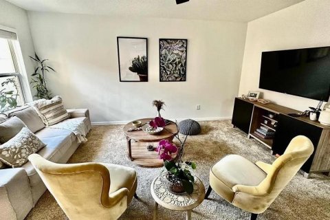 Townhouse in Orlando, Florida 2 bedrooms, 167.6 sq.m. № 2092127 - photo 6