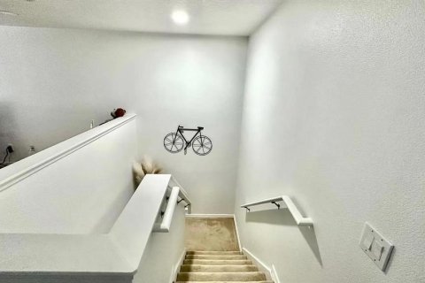 Townhouse in Orlando, Florida 2 bedrooms, 167.6 sq.m. № 2092127 - photo 12