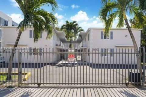 Apartment in Miami, Florida 2 bedrooms № 2012869 - photo 12