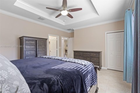 House in Miami, Florida 3 bedrooms, 171.31 sq.m. № 1983117 - photo 20