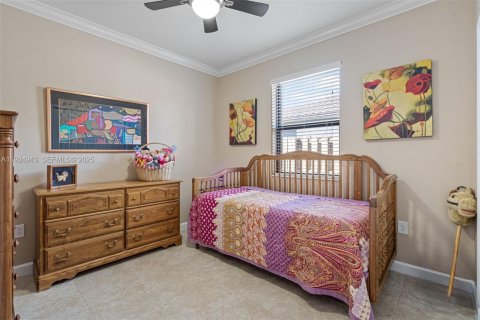 House in Miami, Florida 3 bedrooms, 171.31 sq.m. № 1983117 - photo 24