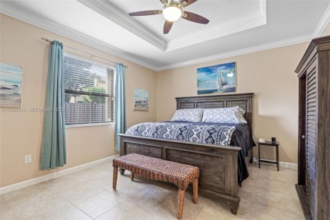 House in Miami, Florida 3 bedrooms, 171.31 sq.m. № 1983117 - photo 18