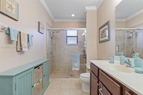 House in Miami, Florida 3 bedrooms, 171.31 sq.m. № 1983117 - photo 21