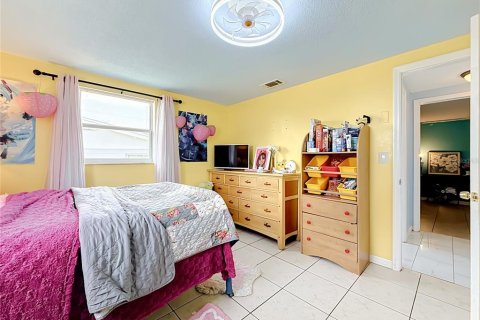 House in Holiday, Florida 3 bedrooms, 124.12 sq.m. № 2275473 - photo 7