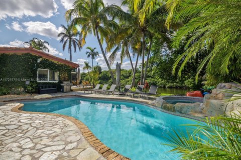 House in Fort Lauderdale, Florida 4 bedrooms, 280.47 sq.m. № 1811602 - photo 24
