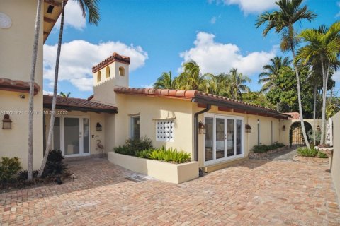 House in Fort Lauderdale, Florida 4 bedrooms, 280.47 sq.m. № 1811602 - photo 26