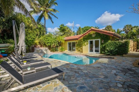 House in Fort Lauderdale, Florida 4 bedrooms, 280.47 sq.m. № 1811602 - photo 23