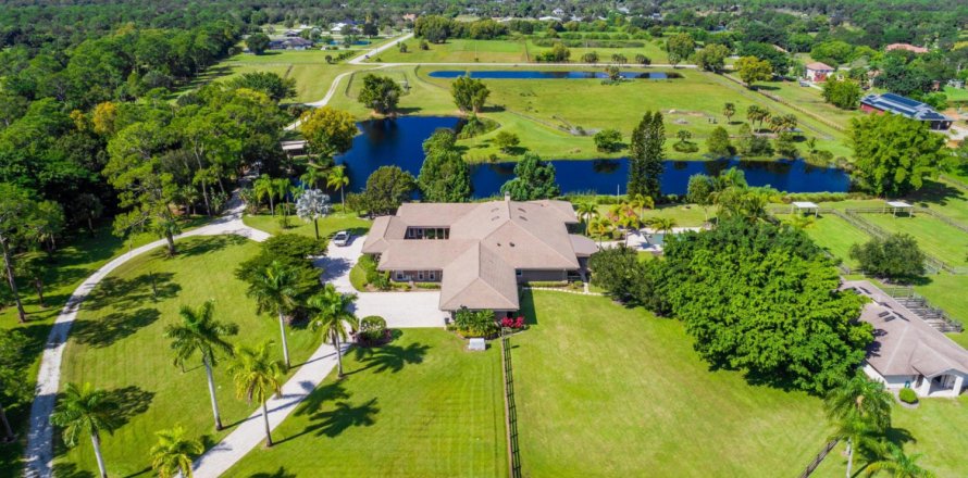 House in Palm City, Florida 6 bedrooms, 588.44 sq.m. № 841850