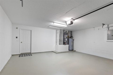 House in Palm Coast, Florida 4 bedrooms, 219.99 sq.m. № 2151656 - photo 16