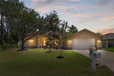 House in Palm Coast, Florida 4 bedrooms, 219.99 sq.m. № 2151656 - photo 2