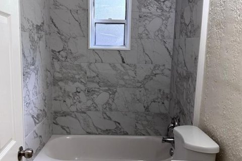 Apartment in Titusville, Florida 2 bedrooms, 130.99 sq.m. № 1912877 - photo 8