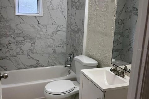 Apartment in Titusville, Florida 2 bedrooms, 130.99 sq.m. № 1912877 - photo 2