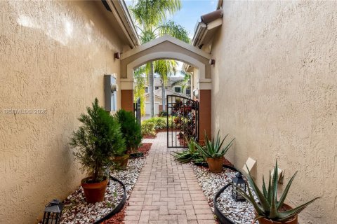 Adosado en alquiler en Weston, Florida, 3 dormitorios, 149.11 m2 № 2052612 - foto 2