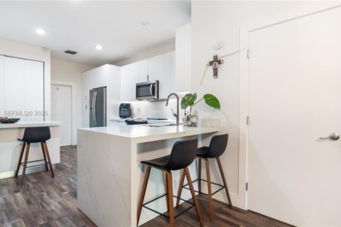 Adosado en alquiler en Weston, Florida, 3 dormitorios, 149.11 m2 № 2052612 - foto 9