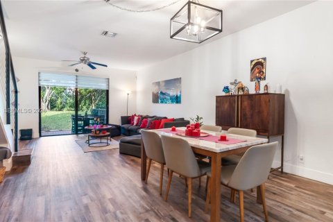 Adosado en alquiler en Weston, Florida, 3 dormitorios, 149.11 m2 № 2052612 - foto 3