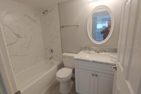 Condominio en alquiler en Port Charlotte, Florida, 2 dormitorios, 72.74 m2 № 1918719 - foto 8