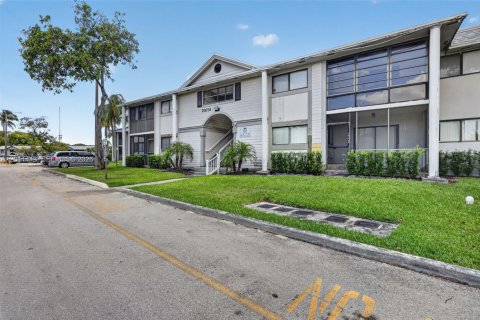 Condo in Miami, Florida, 2 bedrooms  № 2075213