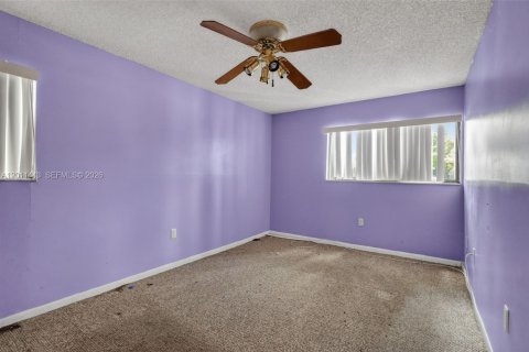 Condo in Miami, Florida, 2 bedrooms № 2075213 - photo 12