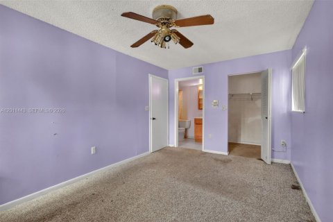 Condo in Miami, Florida, 2 bedrooms № 2075213 - photo 13