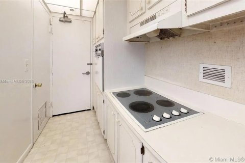 Снять в аренду виллу или дом в Майами-Бич, Флорида 61.59м2, № 1938821 - фото 19