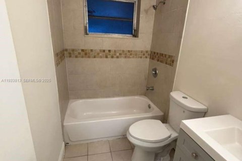 Снять в аренду виллу или дом в Майами-Шорс, Флорида 3 спальни, 139.35м2, № 1992535 - фото 20