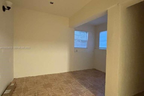 Снять в аренду виллу или дом в Майами-Шорс, Флорида 3 спальни, 139.35м2, № 1992535 - фото 30