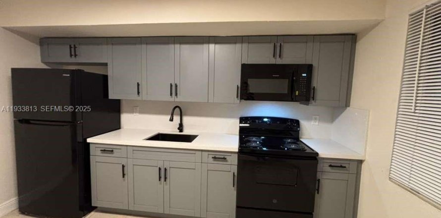 Дом в Майами-Шорс, Флорида 3 спальни, 139.35м2 № 1992535