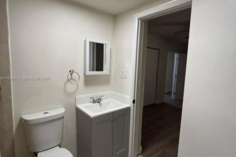 Снять в аренду виллу или дом в Майами-Шорс, Флорида 3 спальни, 139.35м2, № 1992535 - фото 12