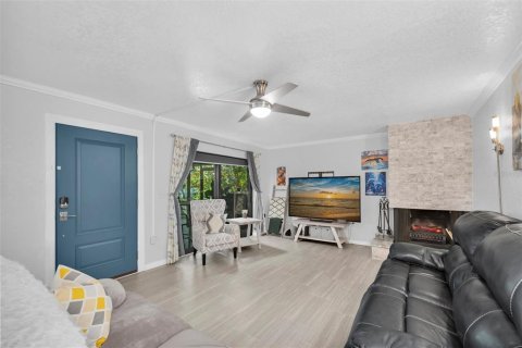 Townhouse in Seminole, Florida 3 bedrooms, 170.85 sq.m. № 2100848 - photo 6