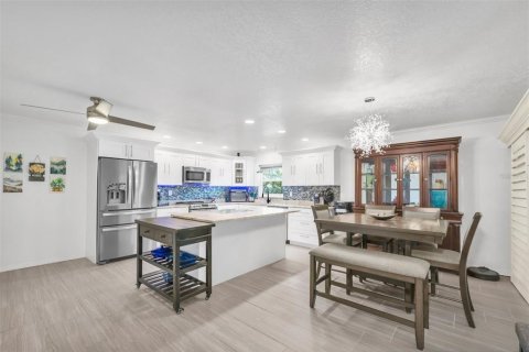 Townhouse in Seminole, Florida 3 bedrooms, 170.85 sq.m. № 2100848 - photo 7